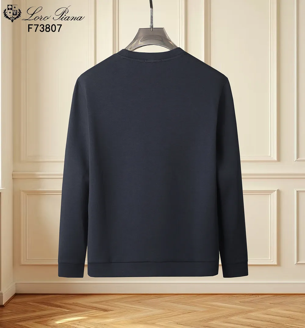 LP's new modal air layer sweatshirt, handsome and fashionable, simple Versatile style. The top-notch printed embossed letter pattern logo on the chest, the cotton fabric is not only stiff and maintains the trendy silhouette, but also comfortable to wear, and the yarn is more delicate, Sizes M-4XL
